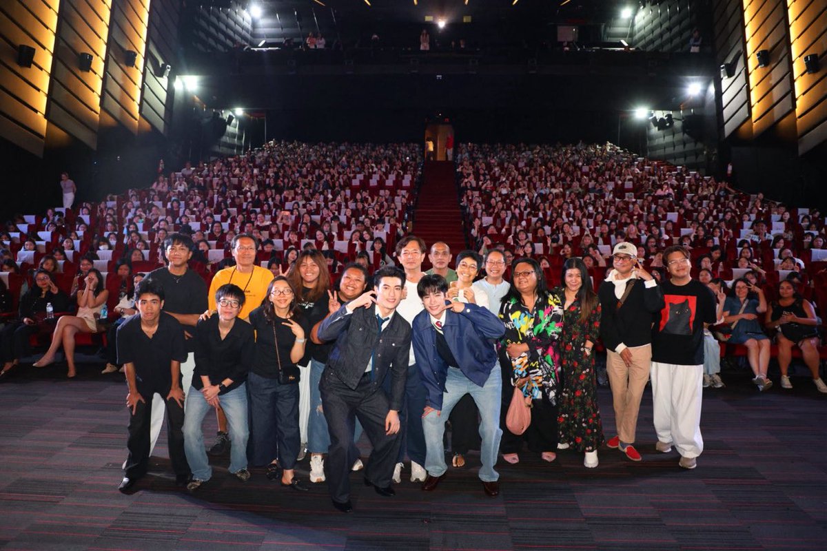 taiyanilx's tweet photo. คิดว่าทางทีมงานก็คงไม่ได้คิดว่าอรุณรุ่งจะแมส แล้วก็มีคนรักเยอะขนาดนี้ แต่อยากขอบคุณทุกคนมาก ๆๆๆๆๆๆ เลยที่เต็มที่กับอรุณรุ่ง แล้วก็ดีใจกับทุกคนด้วย เพราะมันออกมาดีมากจริงจริง ดีใจที่ตัวเองก็มีโอกาสได้รู้จักกับผลงานดี ๆ แบบนี้ ขอยกให้เป็นละครแห่งปีเลยคั้บ 🥹 

เข้าใจเลยว่าการสร้างละครขึ้นมาเรื่องนึงมันก็ยากอยู่แล้ว ละยิ่งเป็นพีเรียดที่คาบเกี่ยวกับเหตุการณ์จริง คือยาก x2 แต่มันก็ออกมาดีม้ากกกกกกก ขอบคุณที่ทรงงานกันอย่างหนักนะฮะ

THE EDGE OF HORIZON EP6

#อรุณรุ่งEP6