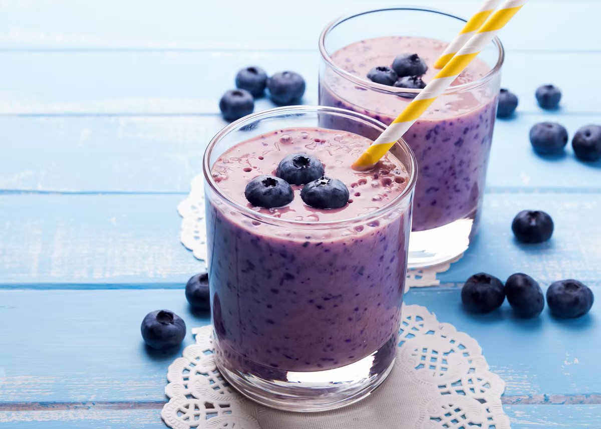 232708s's tweet photo. Just tried the new wild blueberry oat milk! Creamy, subtly sweet, no added sugar, perfect for morning lattes—game changer for plant-based diets! https://t.co/7dupzMEe2h