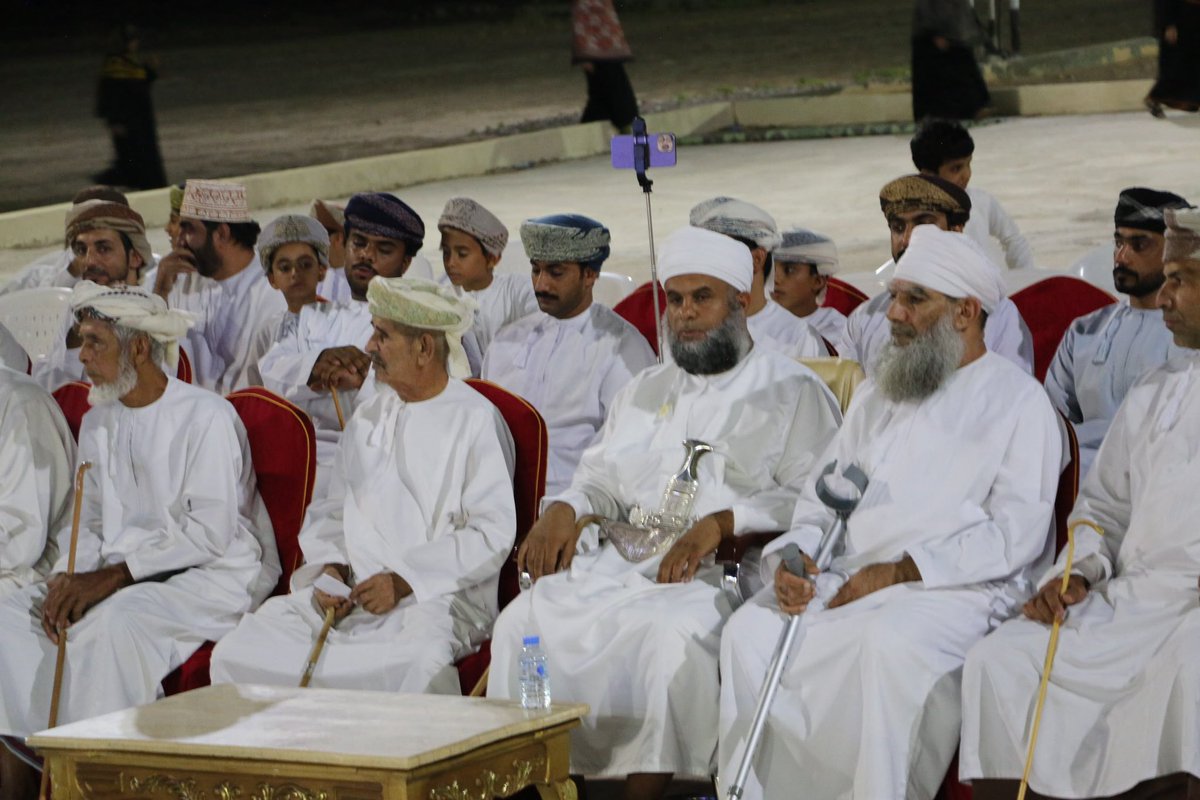 a_m_center's tweet photo. بفضلٍ من الله وتوفيقه، أسدل #مركز_الأمل_المشرق الستار على برنامجه الصيفي لهذا العام، متوّجاً رحلته العلمية والتربوية تحت شعار «من النور إلى الأثر». وقد حَظِيَ حفل الختام برعايةٍ كريمة من الأستاذ الفاضل/ زاهر بن سعيد الصوافي، لتبقى تلك اللحظات منارةً تهتدي بها الأجيال. https://t.co/aU0olw3znS