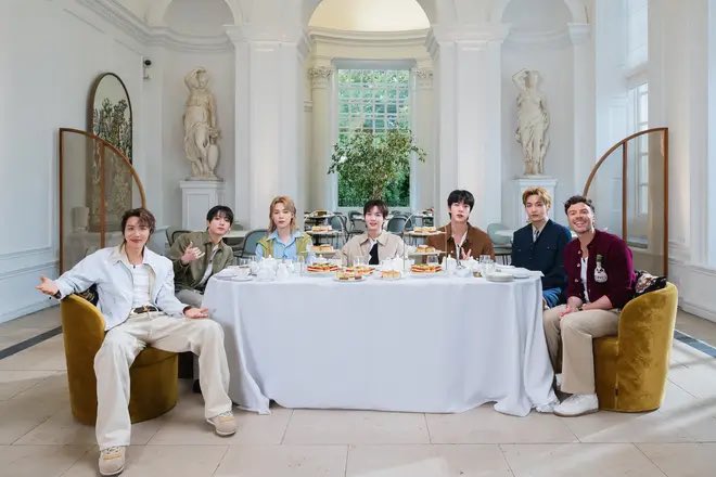 btsbrasil_on's tweet photo. Fotos da participação do BTS (@BTS_twt) no programa A Very British Day 💜

Eles estavam lindos demais 😍

#BTS #btsarmy #army https://t.co/N6yBnBomPB