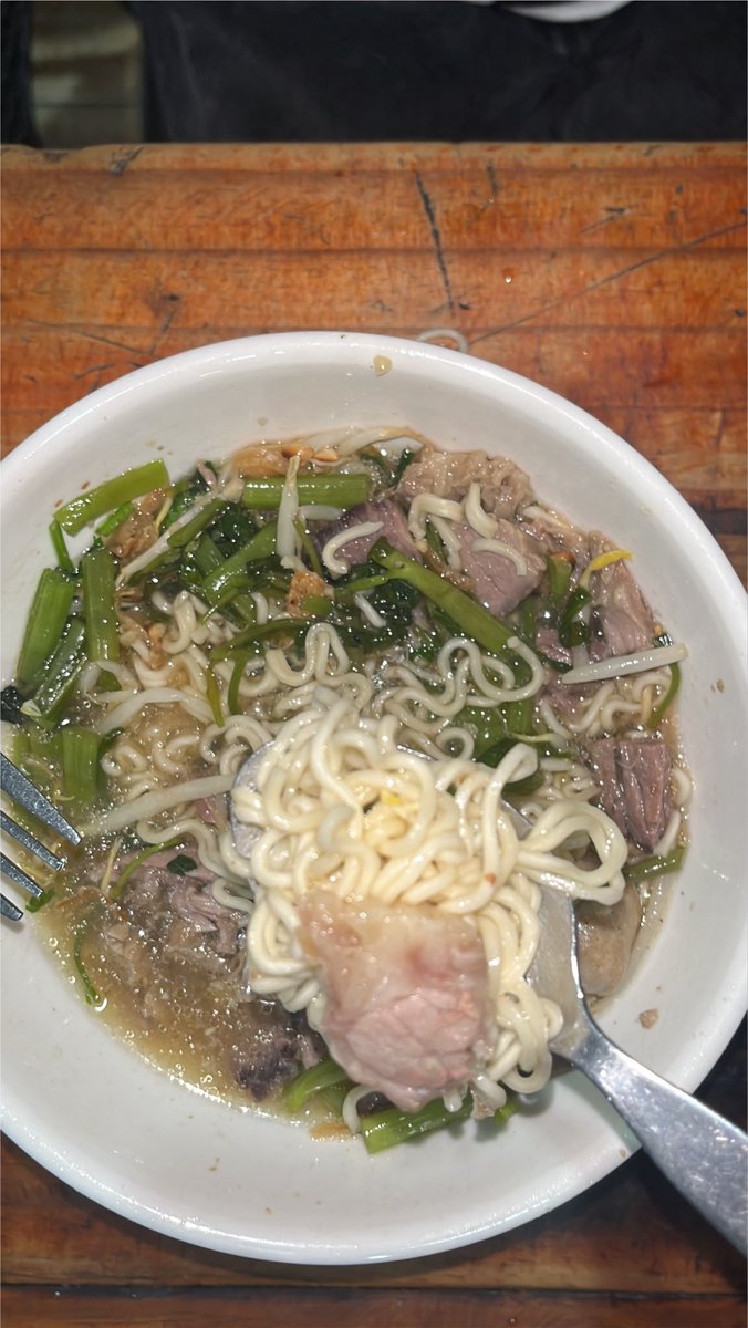 nukady10's tweet photo. บะหมี่กำปง สตรีทฟู้ดขาวใต้ แซ่บบบ https://t.co/RNsJFR2CJb