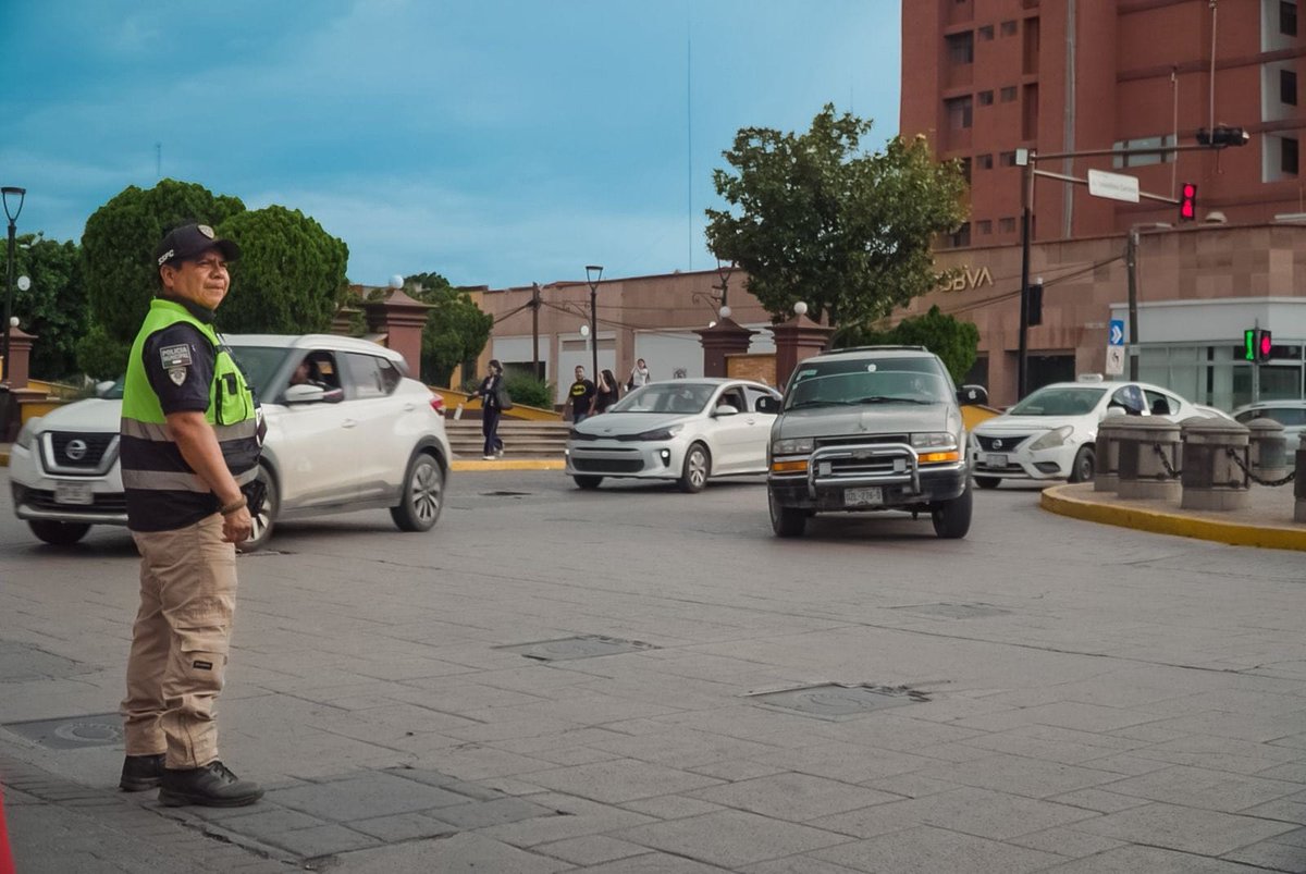 Globalmediamx's tweet photo. #SLP | 📰 #VialidadSLP 🚨Este sábado implementan operativo especial de seguridad vial por  XIV Caravana por el Orgullo LGBTTTIQ+ 

➡️ El contingente iniciará su concentración a partir de las 15:00 horas en la Glorieta Francisco González Bocanegra y la caravana dará inicio a las 16:00 horas

📲 Conoce los detalles aquí 👉 https://t.co/D1b3NXzBKm