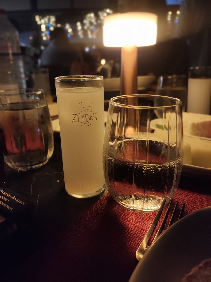 m_slmn5's tweet photo. #Cumartesi 🥂 https://t.co/Ru3kQae5HP