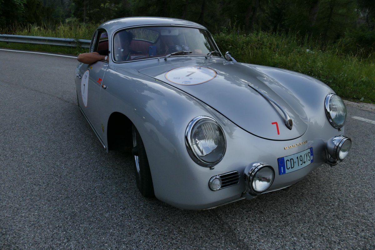 Primo34004's tweet photo. PORSCHE 356 A
(1959) https://t.co/uyxI5evvSB