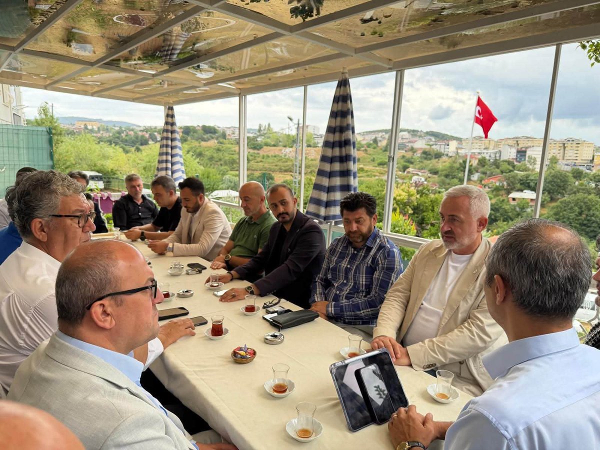 beykozdadeva's tweet photo. Deva Partisi Çekmeköy İlçe Başkanımız Sn. Hasan Keleş’in ev sahipliğinde, Deva Partisi İstanbul İl Başkanımız Sn. Ali Hakan Ağaoğlu’nun katılımlarıyla gerçekleştirilen 1. Bölge İlçe Başkanları Kahvaltı Programı’na Beykoz İlçe Başkanımız Sn. Şenol Korkmaz katılım sağlamıştır. https://t.co/0lkFO6X6pa