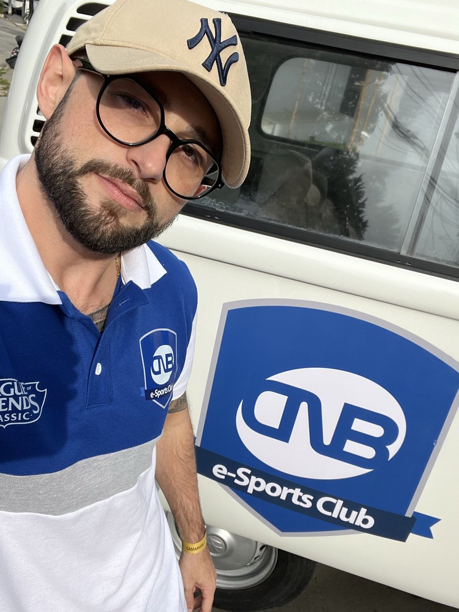 WhesleyLeko's tweet photo. Obrigado pelo carinho e recordações @CBLOL ❤️

Só ganhamos pq não era final 😌🤝

Agora é hora de deixar essa história de proplayer pros mais novos mesmo 😂 https://t.co/N5IRRXcCqp