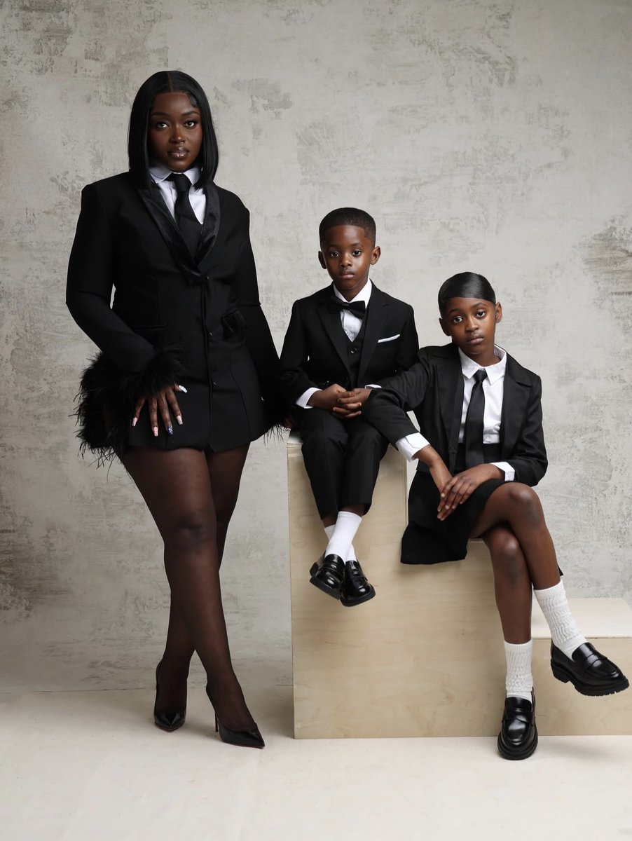 kvng_chi's tweet photo. Mama and her cubs🔥❤️ https://t.co/79IeAqPg0b