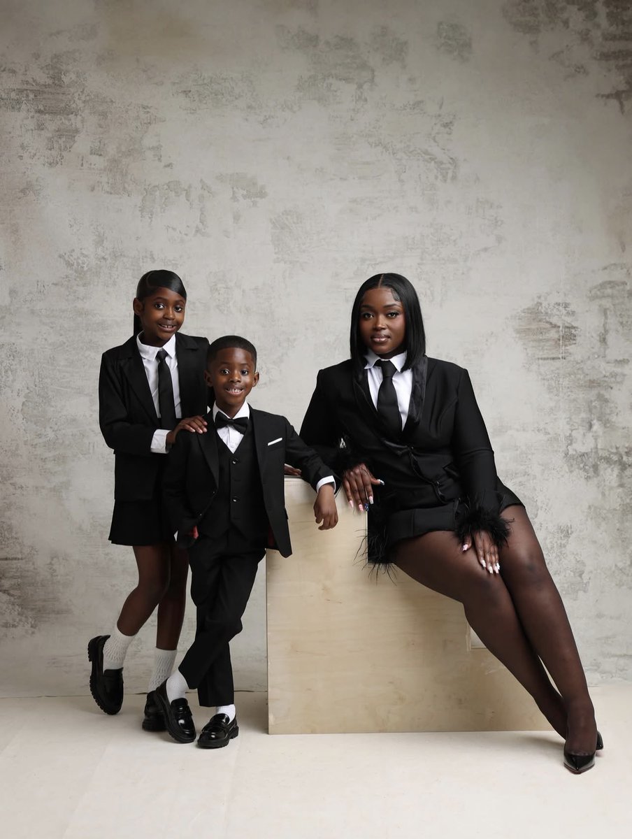 kvng_chi's tweet photo. Mama and her cubs🔥❤️ https://t.co/79IeAqPg0b
