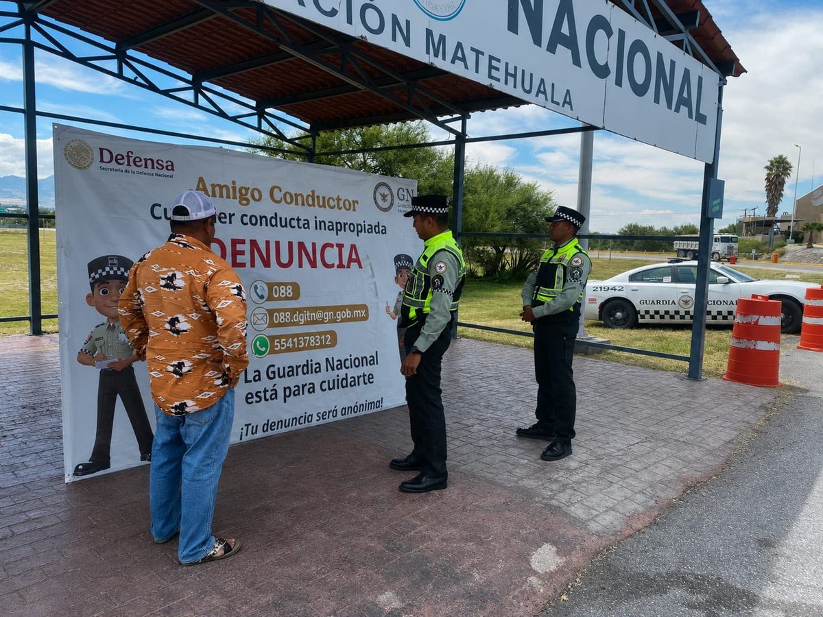 GN_MEXICO_'s tweet photo. En carreteras federales del país, la #GuardiaNacional implementa el operativo “Parador Seguro”. Mediante la colocación de módulos se proporciona seguridad y orientación a los usuarios de la vía federal. Con estas acciones se inhibe la comisión de delitos y se fomenta la cultura de la denuncia. #PorMéxicoSiempreEnGuardia