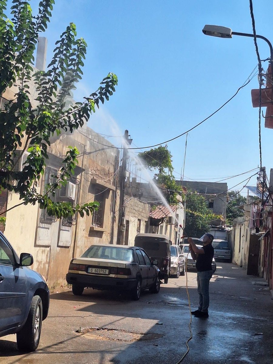 Mina_muni's tweet photo. بتوجيهات من رئيس بلدية الميناء الأستاذ عبد الله كبارة وبالتعاون مع اتحاد بلديات الفيحاء، بدأت أعمال رش المبيدات في أحياء مدينة الميناء، باستخدام مبيدات مقدّمة كهبة كريمة من رجل الأعمال السيد يحيى مولود، https://t.co/gwPahCMssp