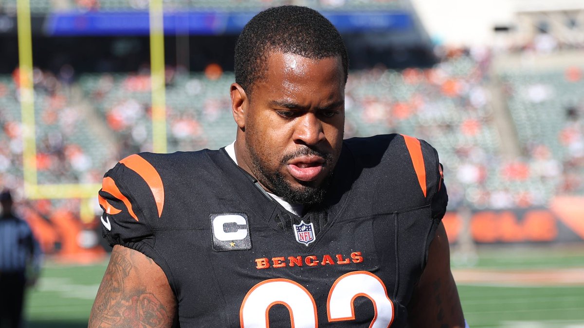 AroundTheNFL's tweet photo. Bengals place DT B.J. Hill on active/PUP list

https://t.co/iTnzREZgYZ https://t.co/b3FoK6tW1G