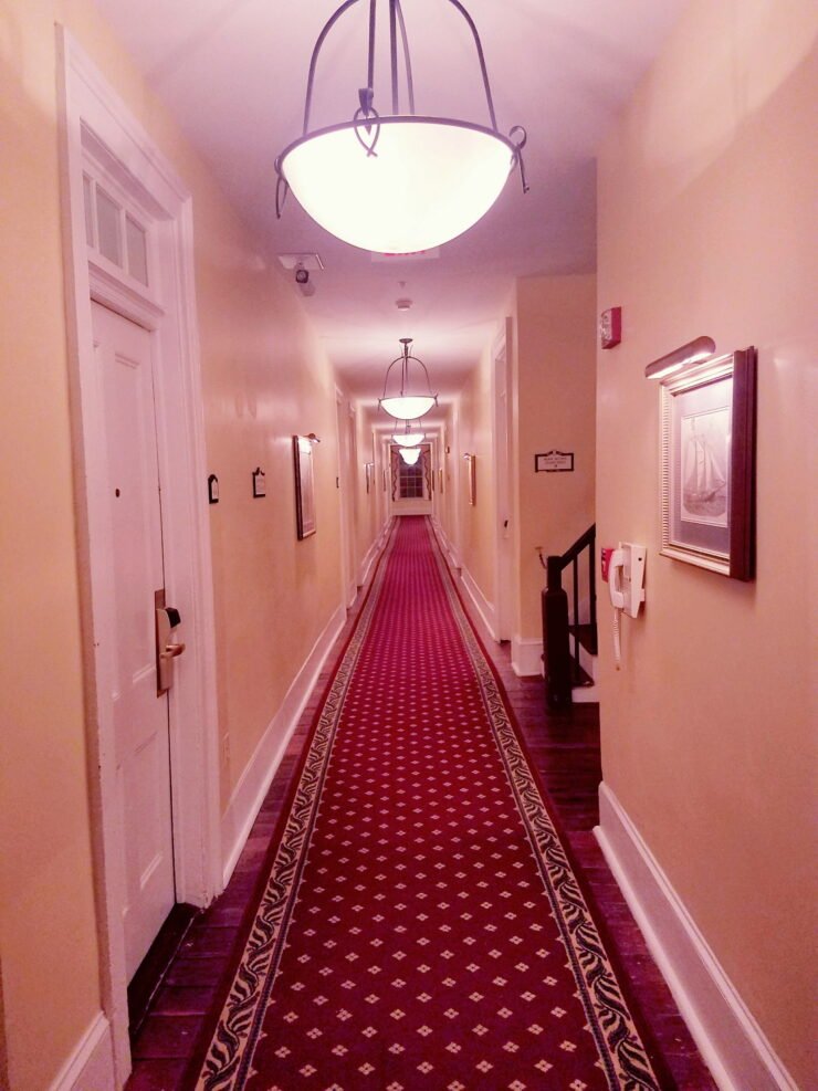 MIParanormalYT's tweet photo. 👻 The Marshall House in Savannah, Georgia, has welcomed guests since 1851, but its history is anything but ordinary. During the Civil War and Yellow Fever outbreaks, the hotel served as a hospital, and during renovations, workers discovered human remains beneath the floorboards believed to be amputated limbs from that era.

💀 The fourth floor is considered the most active. Guests have reported hearing children laughing, phantom footsteps, shadow figures, and unexplained voices. Rooms 413, 414, and 420 are especially well known for reports of objects moving, doors opening on their own, ghostly apparitions, and the unsettling feeling that someone else is in the room.

👻 Whether it's the spirits of former patients, soldiers, or something else entirely, the Marshall House continues to earn its reputation as one of Savannah's most haunted hotels.

💬 If you had to spend one night there, would you choose Room 413, 414, or 420? Or are you avoiding the fourth floor altogether?