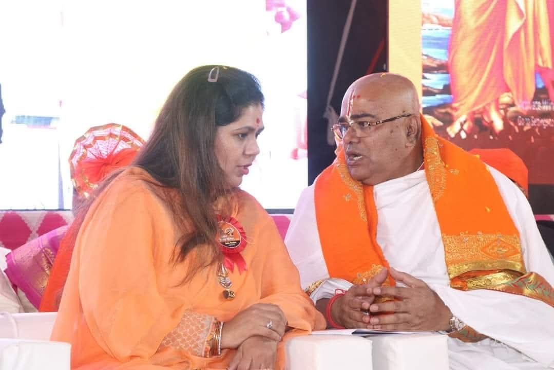 mahantpt03's tweet photo. भारतीय जनता पार्टीच्या #BJP4India राष्ट्रीय सचिव, महाराष्ट्राच्या पर्यावरण आणि वातावरणीय बदल आणि पशूसंवर्धन विभागाच्या कॅबिनेट मंत्री 
पंकजाताई #मुंडे यांना वाढदिवसाच्या अनेकानेक शुभेच्छा #आशिर्वाद !
@Pankajamunde #BJP4Maharashtra
#श्रीमहंत2026 #BJP4IND #BJPNEWS #BJPGovernment https://t.co/3YNzcpYD6g