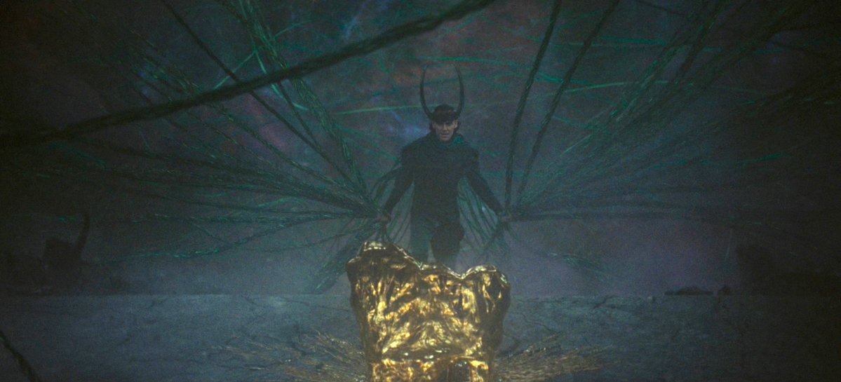 RoseBarnes94's tweet photo. If I have to name one MCU moment that took my breath away, it would be Loki ascending 🔥 https://t.co/vQ5s4PsDV9