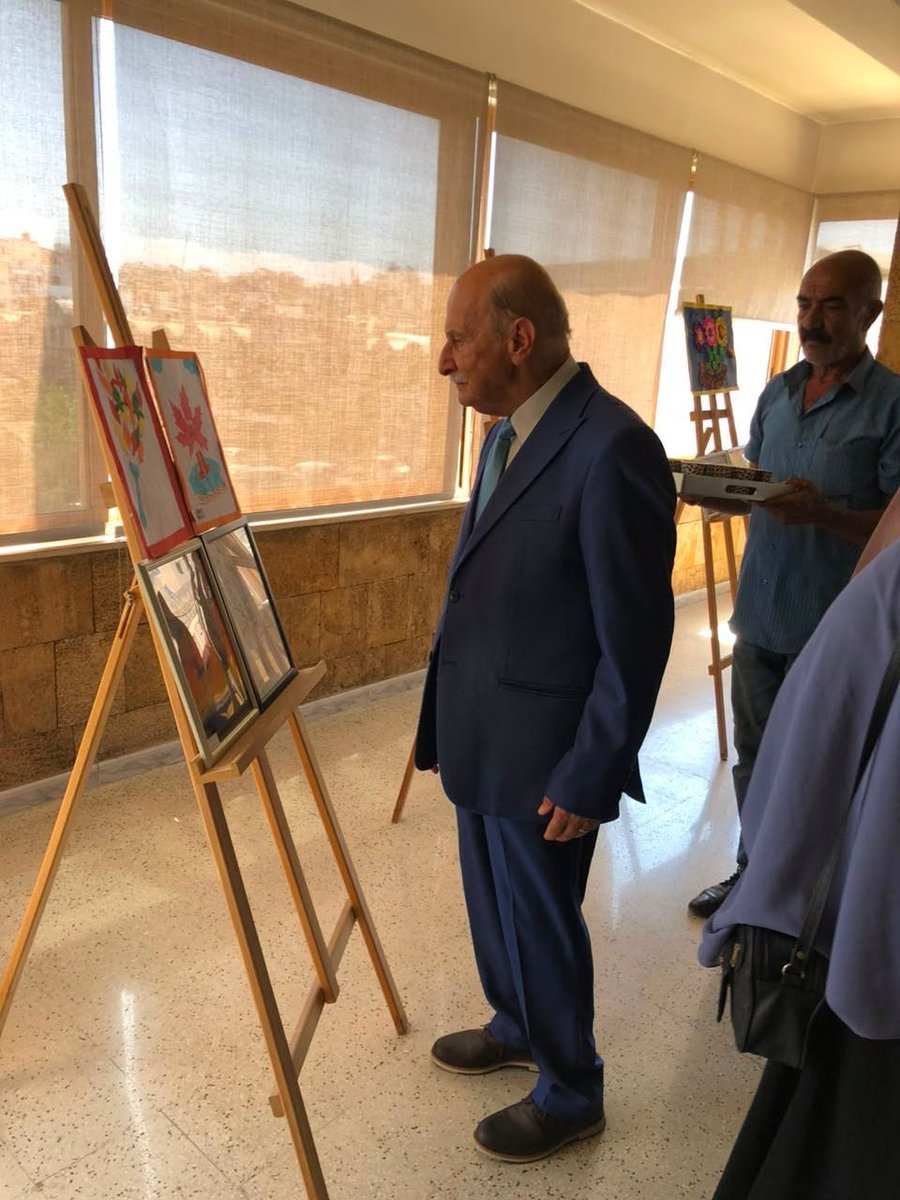 Mina_muni's tweet photo. استضافت بلدية الميناء، بالتعاون مع اللجنة التربوية في المجلس البلدي ومدرسة جان عبيد، معرضاً للرسم عرض إبداعات طلاب المدرسة ومواهبهم، بحضور رئيس البلدية الأستاذ عبد الله كبارة، إلى جانب عقيلة وابنة ال��زير الراحل جان عبيد، وأعضاء من المجلس البلدي، https://t.co/WHH7UVZKVg