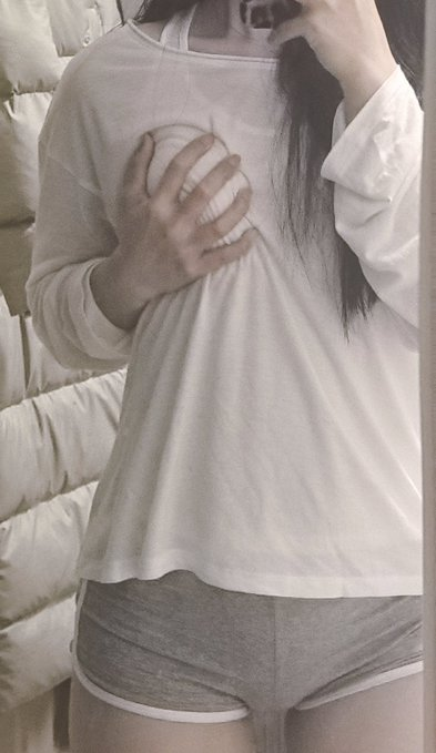 shawtybhaad13's tweet photo. 突然想做一個蕩婦  哈哈✨

你們同意嗎~同意點讚哦 

#蕩婦 #約會請轉推愛心 https://t.co/cg8Zsms6M7