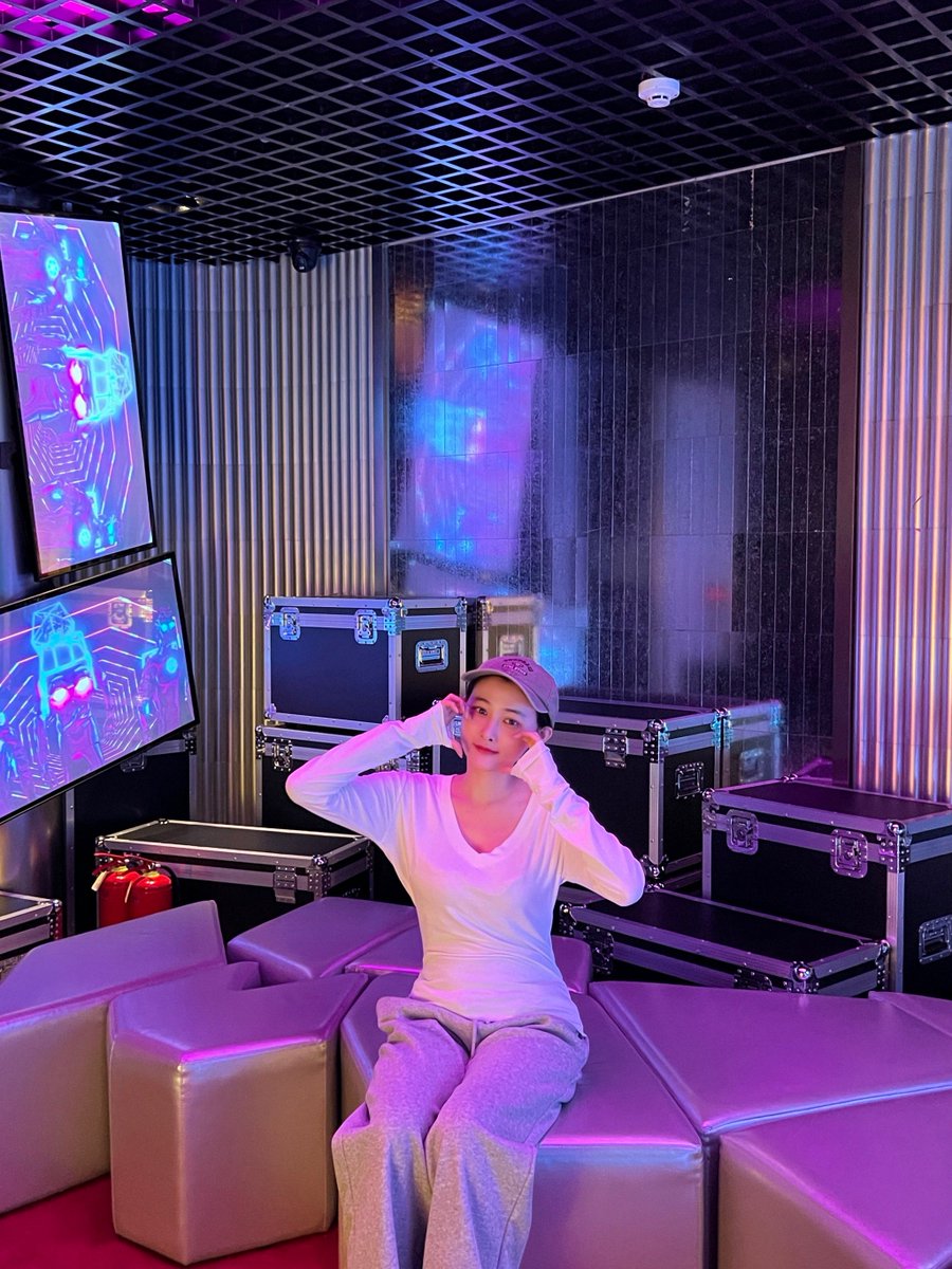ksndid42942's tweet photo. It’s KTV time! Sing your heart out, hit those high notes, and turn every lyric into your favorite memory with friends—no need to be perfect, just have fun! https://t.co/mSq07uF9oC