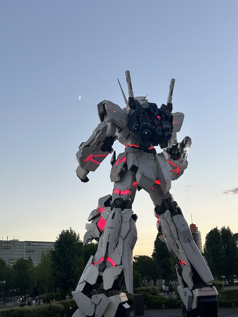 urutra_zzz's tweet photo. 僕はユニコーンガンダム が1番すきです！
何度もお台場に写真撮りに行きました✨

#ハチパレ
#FM802 https://t.co/5Uy6fCyo7R
