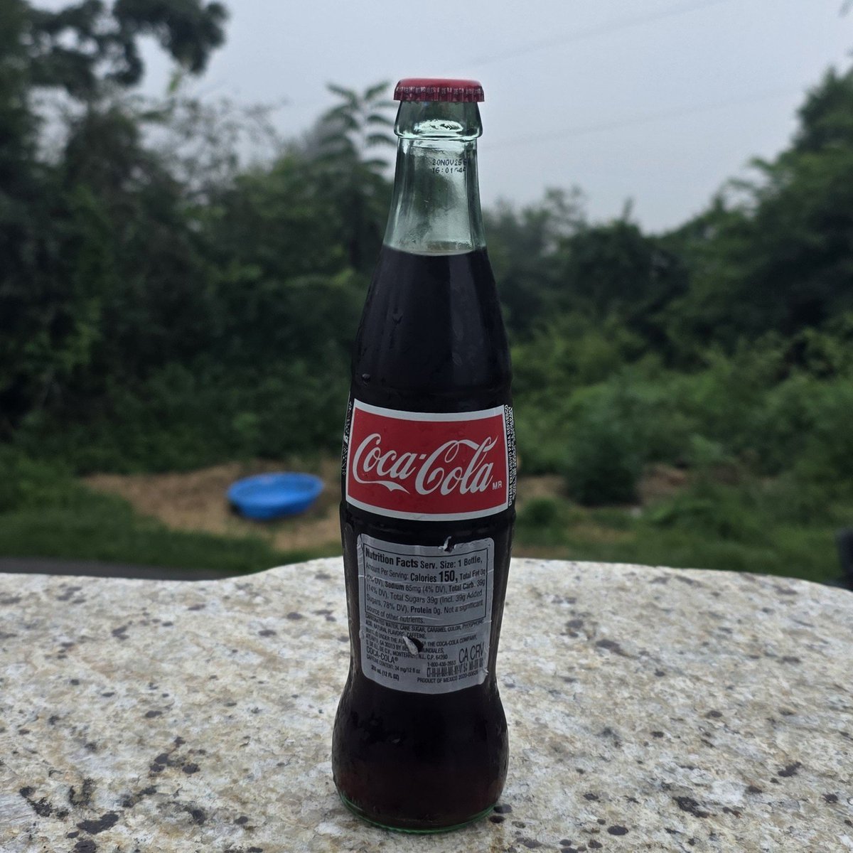 LivingSoilGeek's tweet photo. Thought I'd treat the plumber to a Mexican Coke for fixing the sink and the water heater today... 

It me, am plumber ✌️😋 https://t.co/dJmUhGZPlV