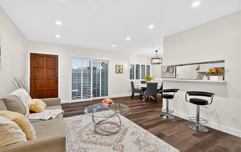 garylimjap's tweet photo. Remodeled 1-bed in #WestLA at $499K. 631 sq ft, $359 HOA with water and trash, private brick patio, gated parking. 1522 S. Centinela #101, 90025. #OpenHouse Sunday 7/26, 1-4 PM. (310) 430-0818. https://t.co/R7z95xBtjf