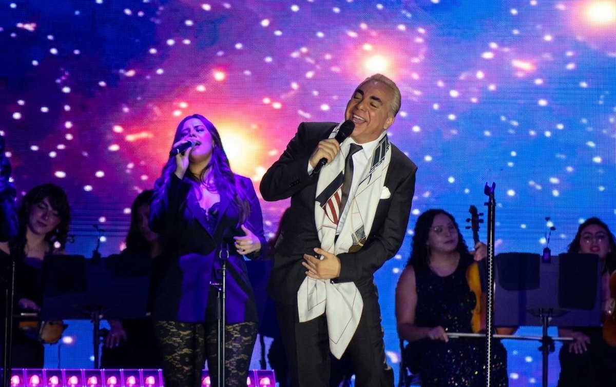 PueblaEventodo's tweet photo. 🎤✨ #CristianCastro enamoró al público poblano con una noche llena de éxitos en el Auditorio GNP Seguros. ❤️🎶

Una producción espectacular y una voz inigualable hicieron de esta una noche inolvidable. 👏🏻✨

#eventodo #HayDeTodoEnEventodo https://t.co/kERN5GUylV
