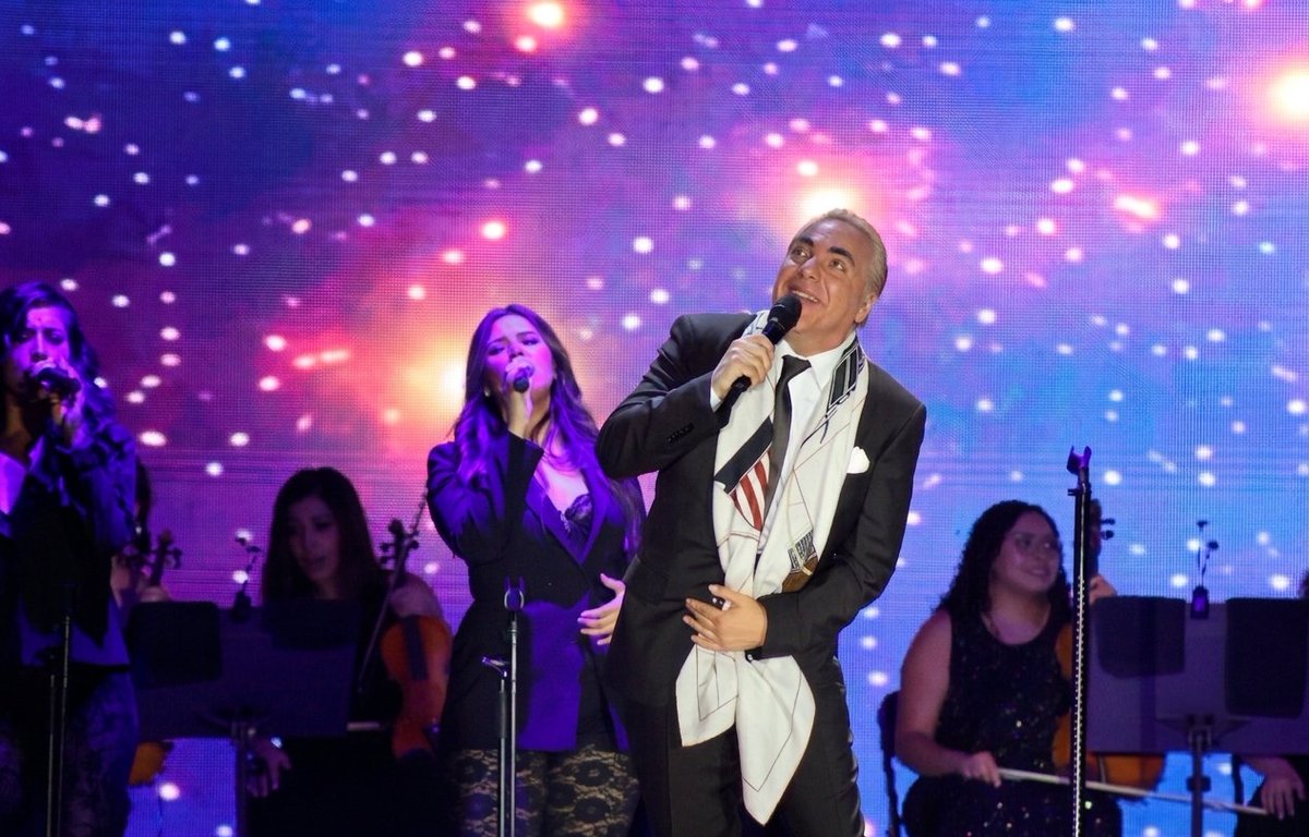PueblaEventodo's tweet photo. 🎤✨ #CristianCastro enamoró al público poblano con una noche llena de éxitos en el Auditorio GNP Seguros. ❤️🎶

Una producción espectacular y una voz inigualable hicieron de esta una noche inolvidable. 👏🏻✨

#eventodo #HayDeTodoEnEventodo https://t.co/kERN5GUylV