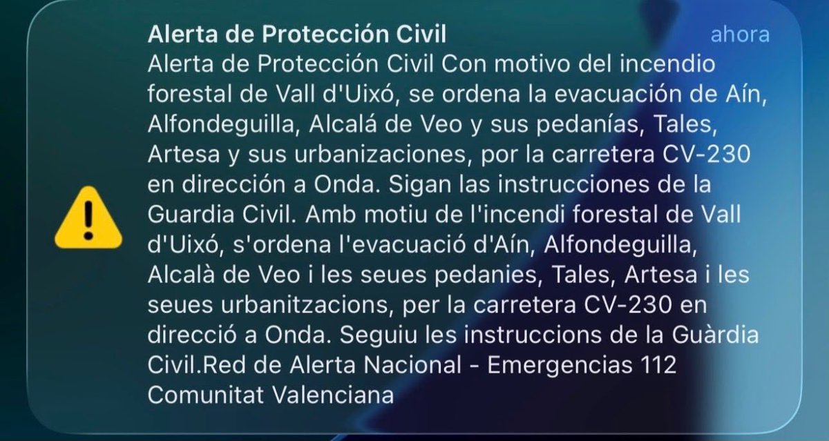 Vicenblay's tweet photo. Se siguen sumando evacuaciones alrededor del #IFLaVallDUixó.

La tragedia ya alcanza a miles de castellonenses. https://t.co/8bQt6G980H