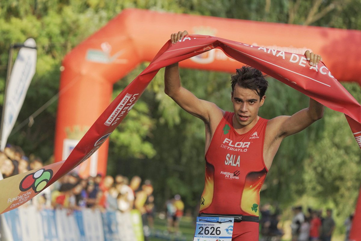 TRIATLONSP's tweet photo. La categoría Junior del Acuatlon ha cerrado una espectacular jornada de competición en Calahorra!

JUNIOR MASCULINA
🥇 Arcadi Sala
🥈 Christian Mesa
🥉 Asier Fernández 

JUNIOR FEMENINA 
🥇 Dune Ferran
🥈 Cristina Ballester
🥉 Irene Redondo

#fetricalahorra #loteriasconeldeporte https://t.co/SCtqHqMfcS