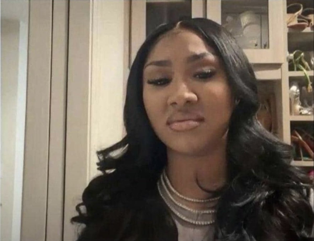 jas_d_barbie's tweet photo. “Put a smile on that pretty face”

Me: https://t.co/e3jGJc25ma