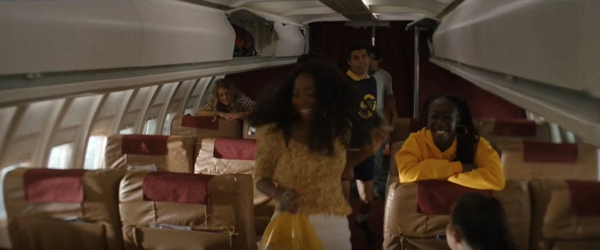 extrajackets's tweet photo. Yellowjackets s1ep1: YJ #15, YJ #17, proto-Britt, proto-Melissa.
Three other extrajackets that might be proto-Crystal, proto-Robin and Redhead Girl. https://t.co/g54YhtodnD