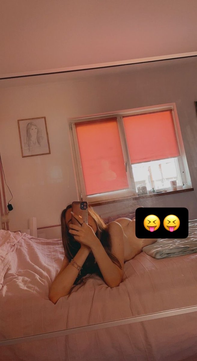 melissascott090's tweet photo. Just home bored 🥵I need someone to keep me busy dm if you’re interested in being my friend https://t.co/iJUw41EWbn