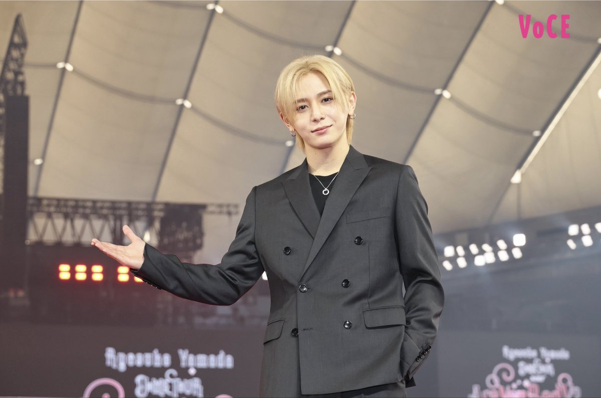 iVoCE's tweet photo. 事務所初のソロドームツアー
「 #RyosukeYamada DOME TOUR 2026 Are You Red.Y？」

会見&amp;東京ドーム公演MCを
【コメントほぼ全文・楽曲名記載なし】
でVOCE Webに速報レポ掲載🍓！

聖地ドームは、#山田涼介 さんのプロフェッショナルなパフォーマンスが光る極上空間に！
📱❤️https://t.co/fUoL193Lbu https://t.co/f9qVKrDX1n