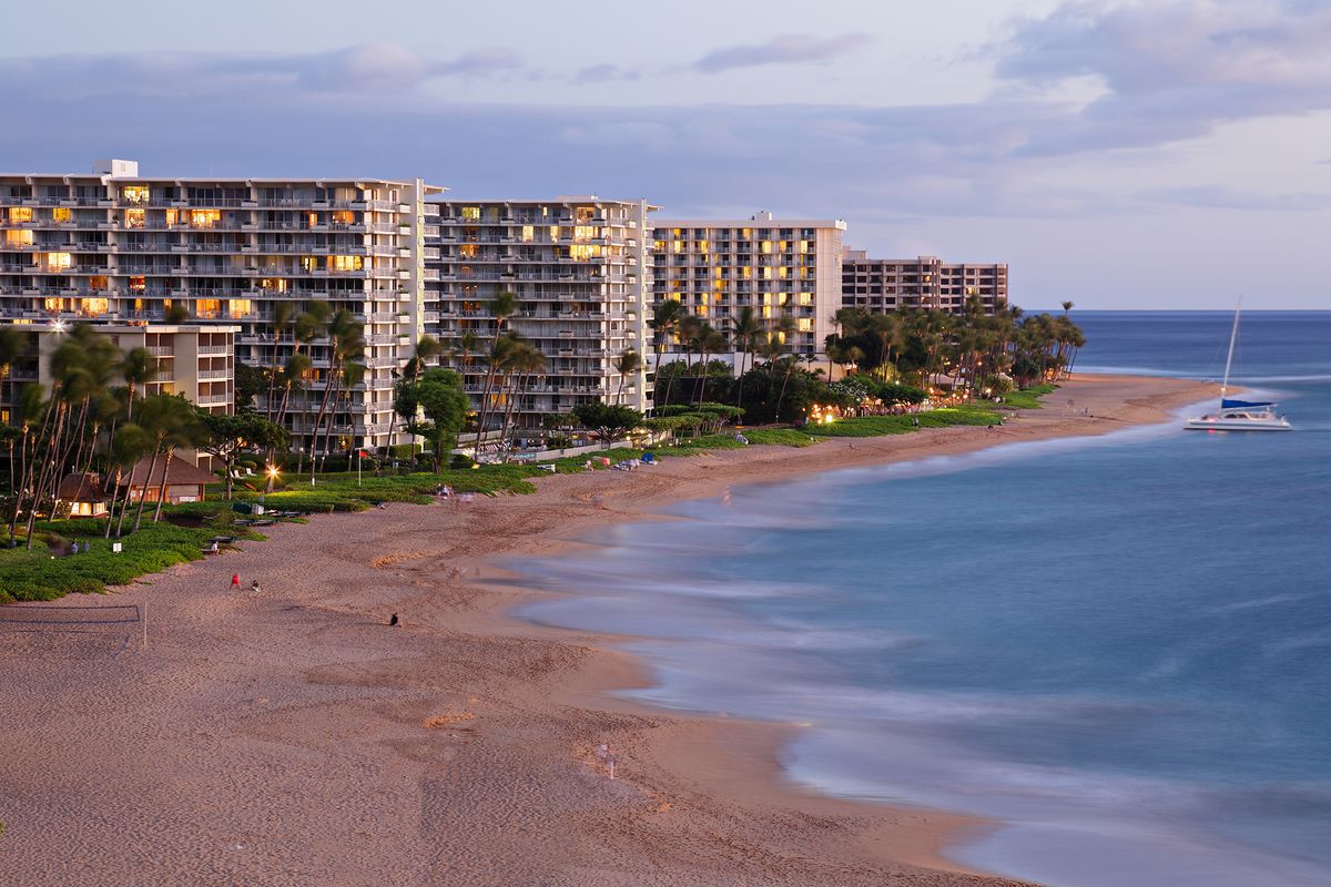 SFGate's tweet photo. California family reportedly attacked at luxury Hawaii resort https://t.co/ustkYsobEh https://t.co/ByeC7tTCyf