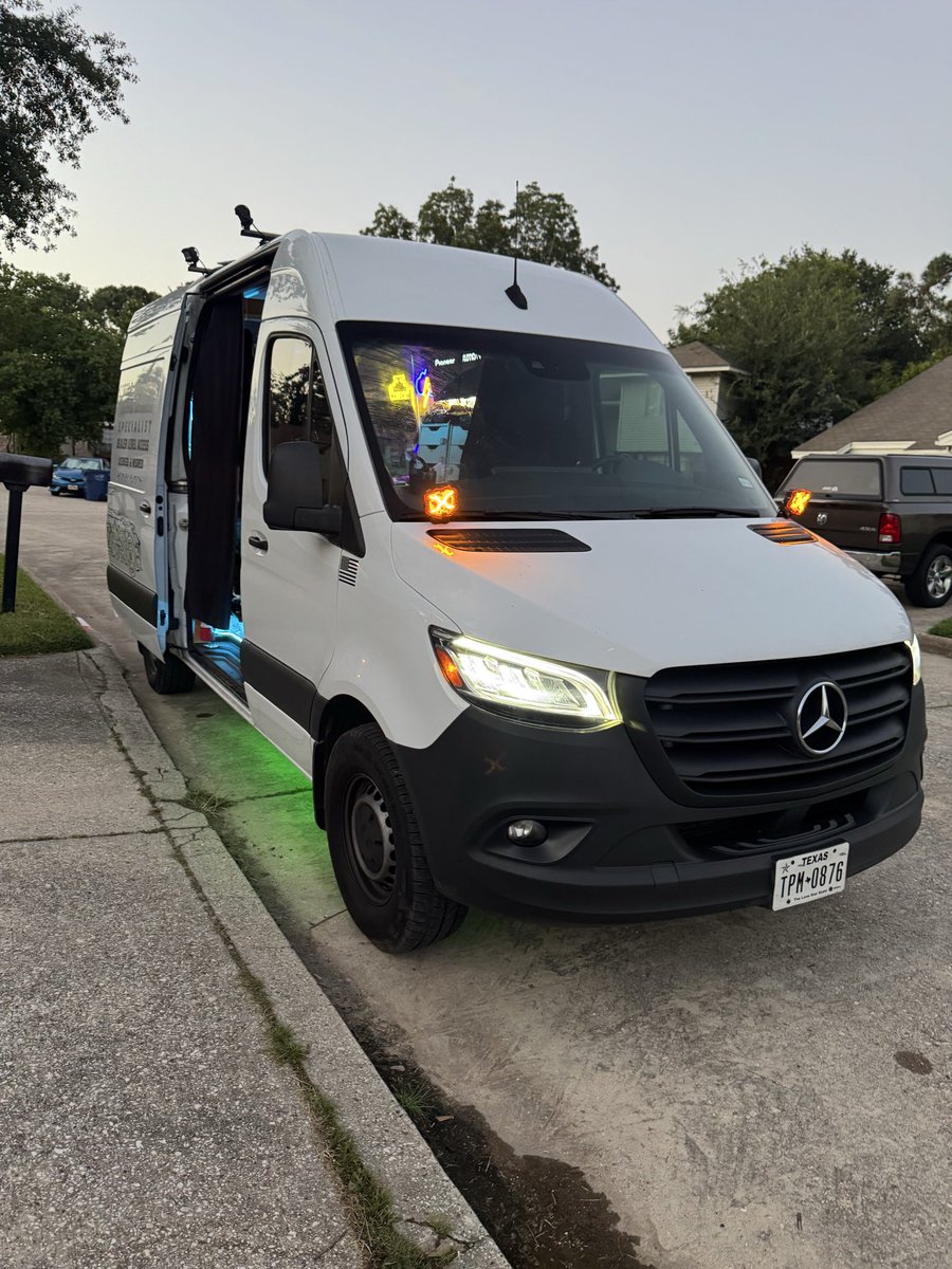 abellefi's tweet photo. New lights on the van I kinda like the X https://t.co/RKOJmFpb8k