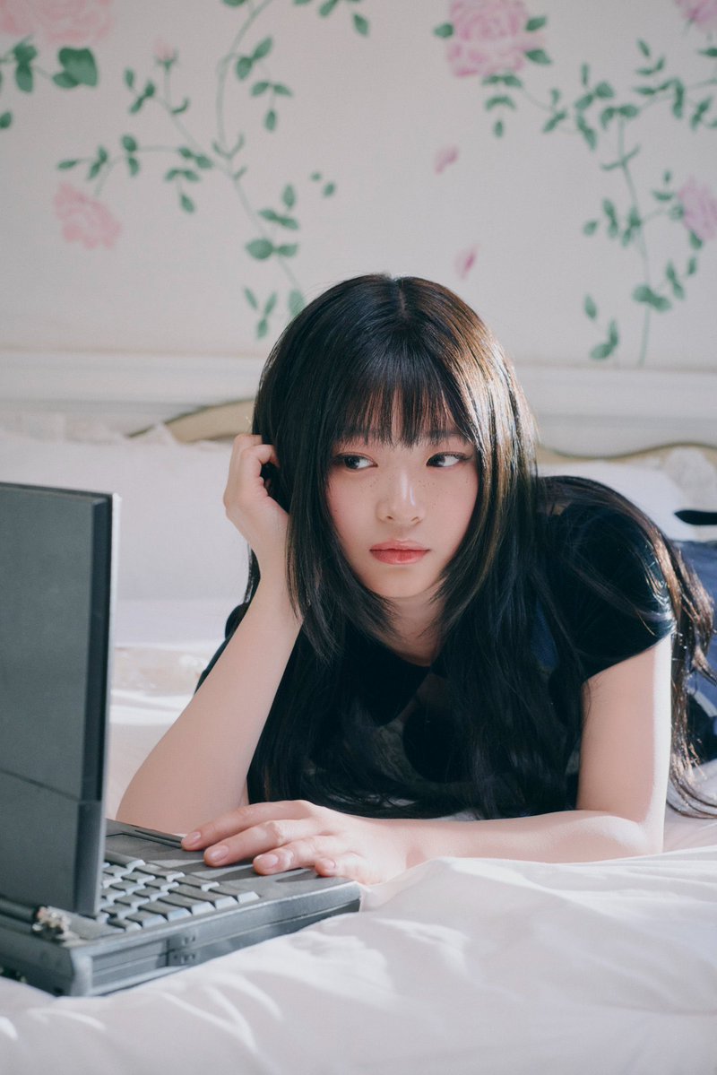 NWJNS_HANNl's tweet photo. ɴᴇᴡ ᴍᴇᴍᴏʀɪᴇs ⟢

🎀 .. 
#하니 #HANNI #范玉欣 #PhạmNgọcHân #엔제이지 #NWJNS #NewJeans https://t.co/DyLOjRjz55