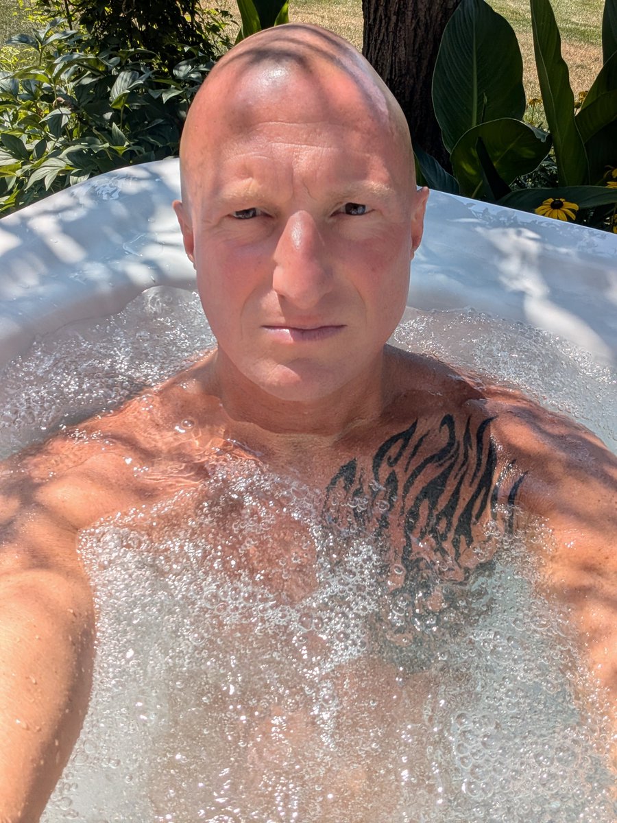 NakedJockPA's tweet photo. Relaxation time with room for nine😳!  Only 2 so far so 9-2=7 more seats. https://t.co/y2C7OWY4OR