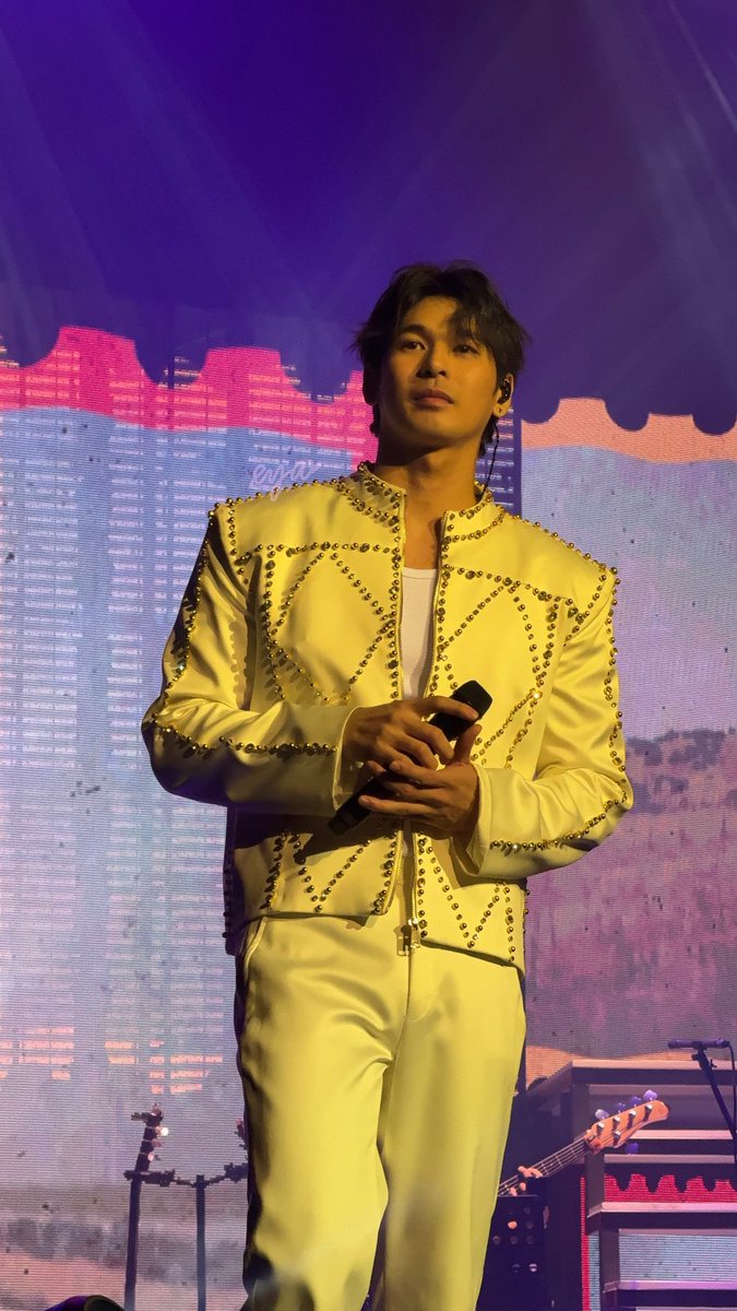 bertsgurlie's tweet photo. he was born to be on stage. so proud of you berto! 💛 @itswilbertross
WRTEN BY WILBERT ROSS
WRTEN BY WILBERT ROSS
#WRMultimediaWonder https://t.co/N4Du0yvI0R