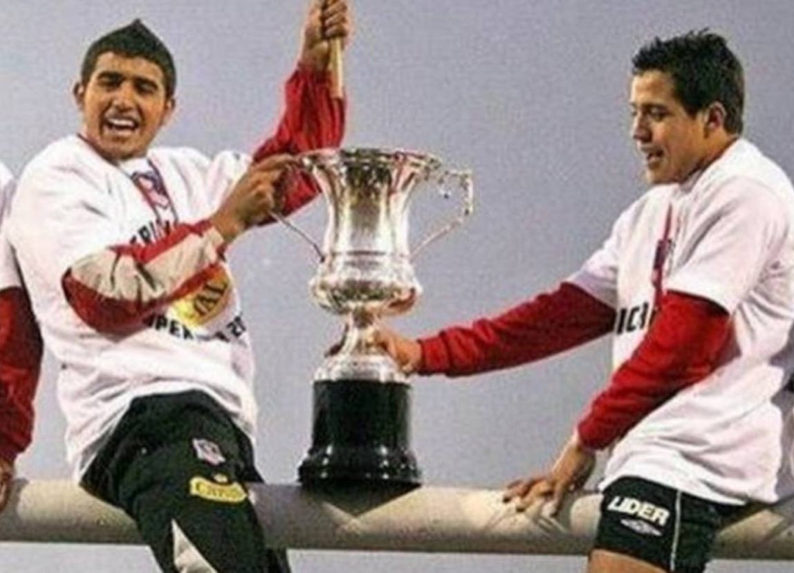 McPatoto's tweet photo. @LigadeCampeones @Alexis_Sanchez @kingarturo23 de Colo-Colo pal mundo 🌏 🔥 https://t.co/HykrfEDFie