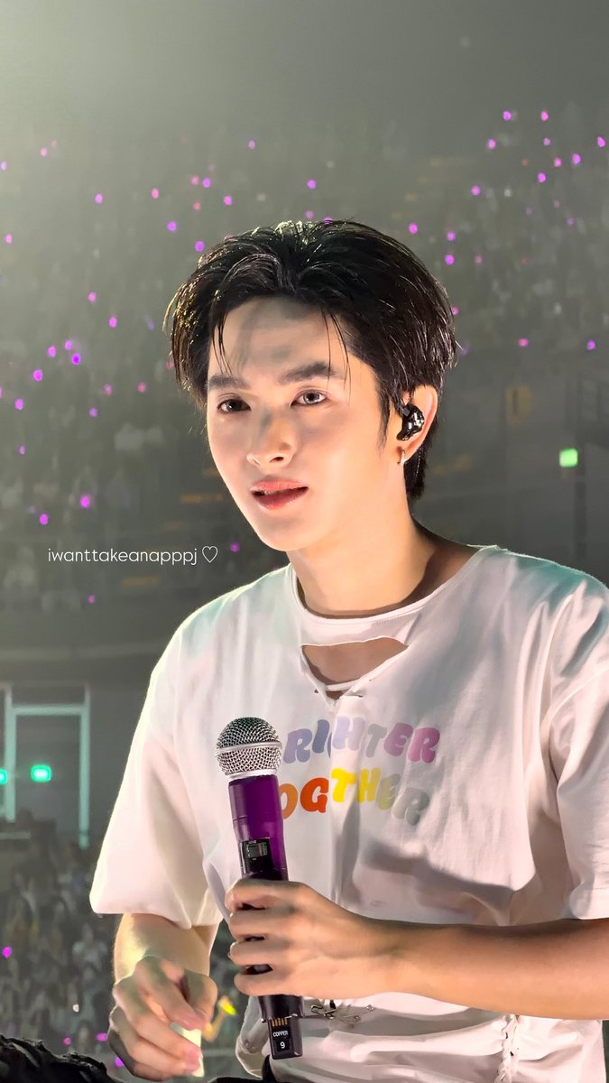 xngtzngg's tweet photo. โฮรรรรร หล่อไม่ไหว ขอบคุณทุกคนที่มาอยู่ตรงหน้าให้ชั้นได้ถ่ายความหล่อนี้เก็บไว้😭😭😭😭😭😭💐♥️💖🩷♥️💝💕💗
#PEEMWASU
#COPPERdechawat
#THAIchayanon
#NEXnattakit
#BUS_LIGHTASONE_D2
#BUS_LIGHTASONE
#BUSbecauseofyouishine https://t.co/Xqy2QXpF5H