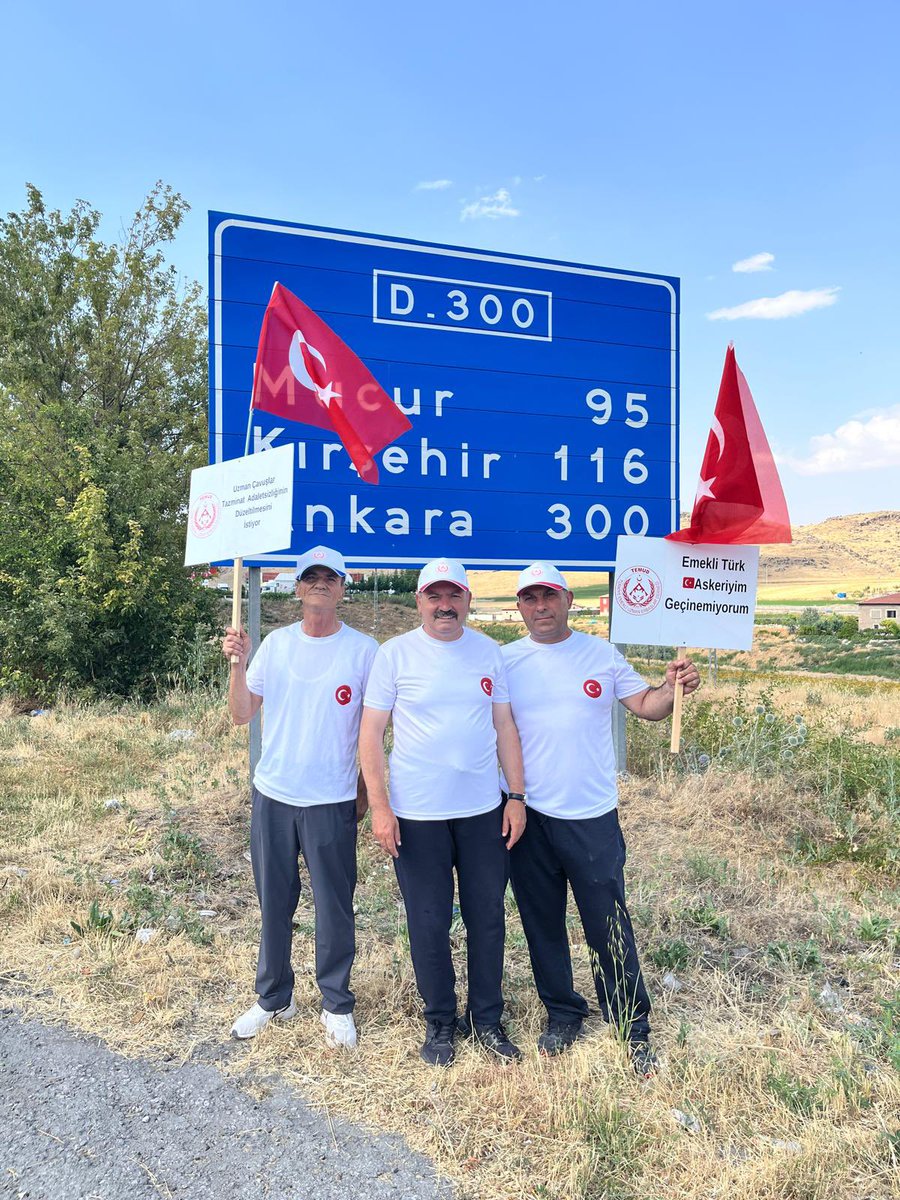 alitilkici38's tweet photo. Türkiye'nin dört bir yanından yollardayız...

Kayseri'den, İzmir'den, Tekirdağ'dan, Adana'dan, Osmaniye'den ve daha nice şehirden; aynı inanç, aynı umut ve aynı dava için tek yürek olduk.

Bizleri bir araya getiren ne makamdır ne menfaat...
Bizi buluşturan; vatan sevgisi, yılların emeği ve haklı davamızdır.

Her adımımızda alın teri, her kilometremizde fedakârlık, her nefesimizde adalet özlemi var.

İstikametimiz Gazi Meclis. 
Davamız haktır.
Mücadelemiz; emeğimiz hak ettiği değeri görene, adalet yerini bulana kadar sürecektir.

#KahramanlaraHakYürüyüşü #UzmanÇavuş @TEMUD_2024