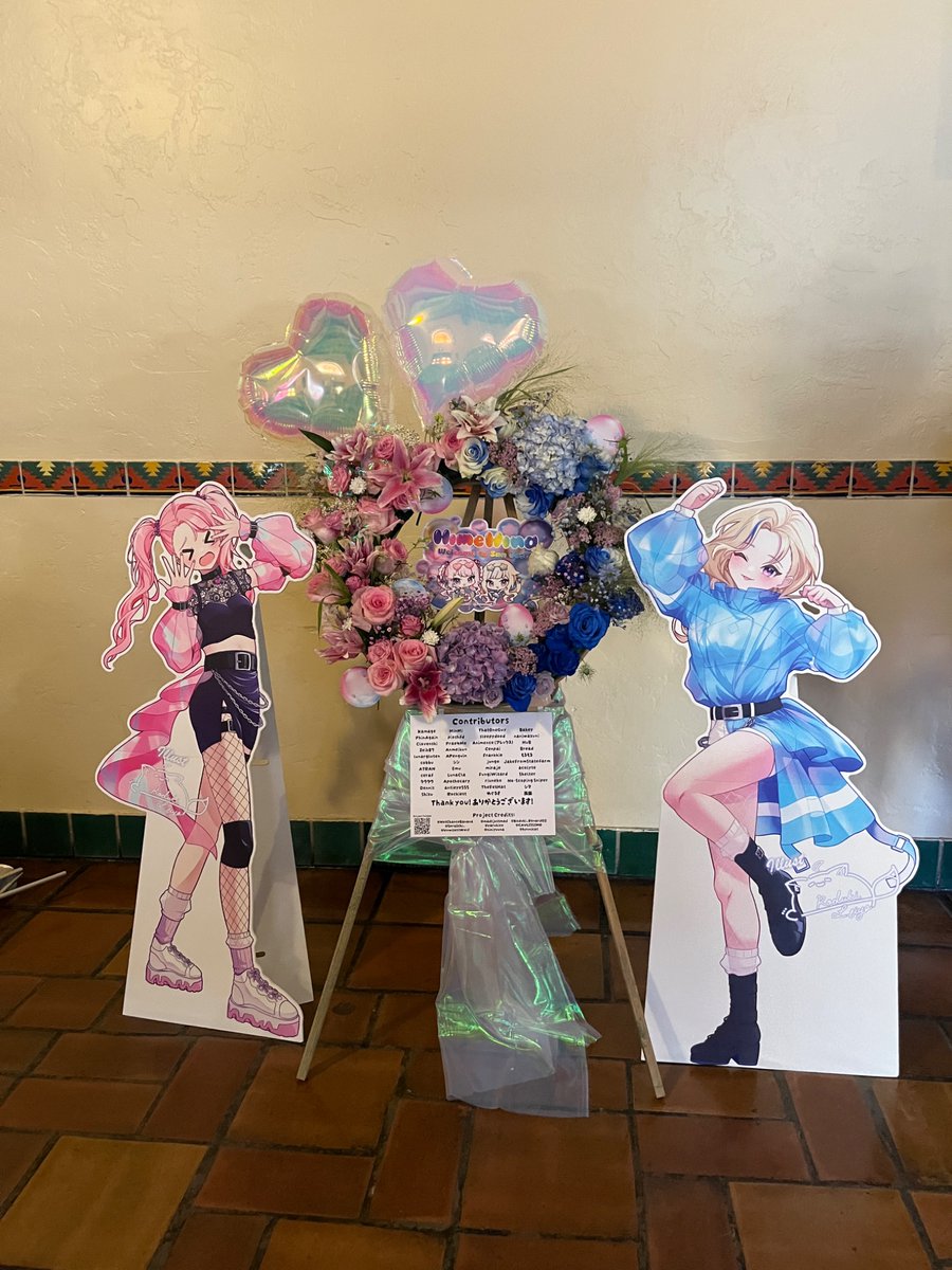 akari_cos's tweet photo. The flower and standees #HIMEHINAWorldTourSanJose https://t.co/smToVjepJs