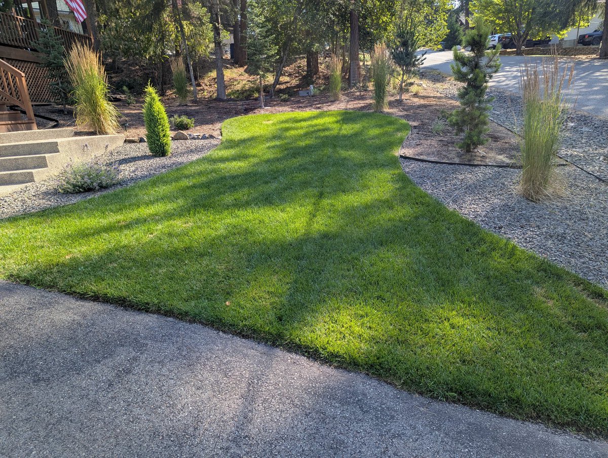 iamrodneysmith's tweet photo. It gives me great pride to announce that Jesse of Hayden, ID ,who is taking part in our 50 yard challenge has officially submitted his 50th lawn , completing our 50 yard challenge ! I will be hitting the road in the next few weeks to head to Idaho  to deliver him his brand new lawn equipment . Congratulations again, Jesse..