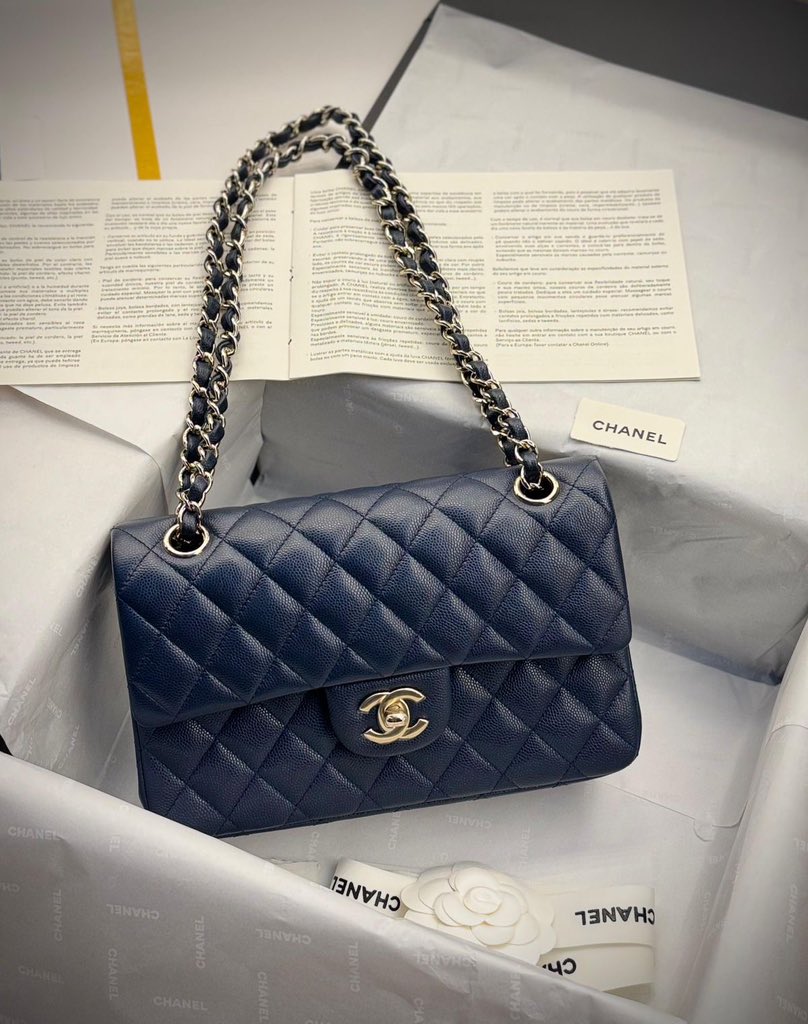 softblurss's tweet photo. Chanel https://t.co/itzpbCiDcn