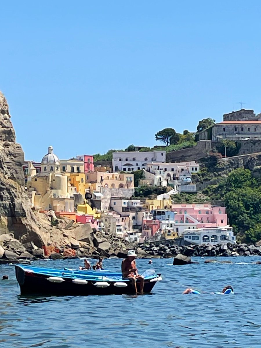 TaraTeacher1's tweet photo. Procida is perfect #procida #italy #beach #summer https://t.co/3DcboWOnYS