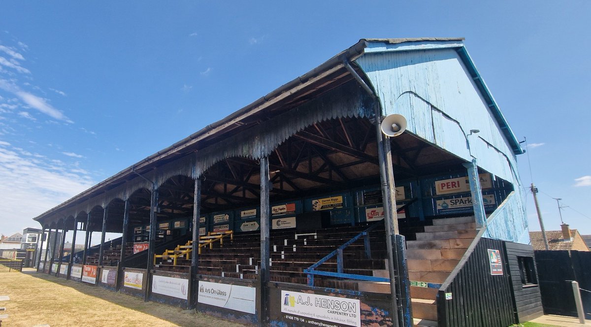 KevinWaddle6's tweet photo. A bucket list ground today, to see the iconic wooden stand which certainly didn't disappoint.
In the game @MarchTownFC beat @HarlestonTownFC by 2 goals to nil with two cracking strikes.
#groundhopping. https://t.co/pII3pcSrGR