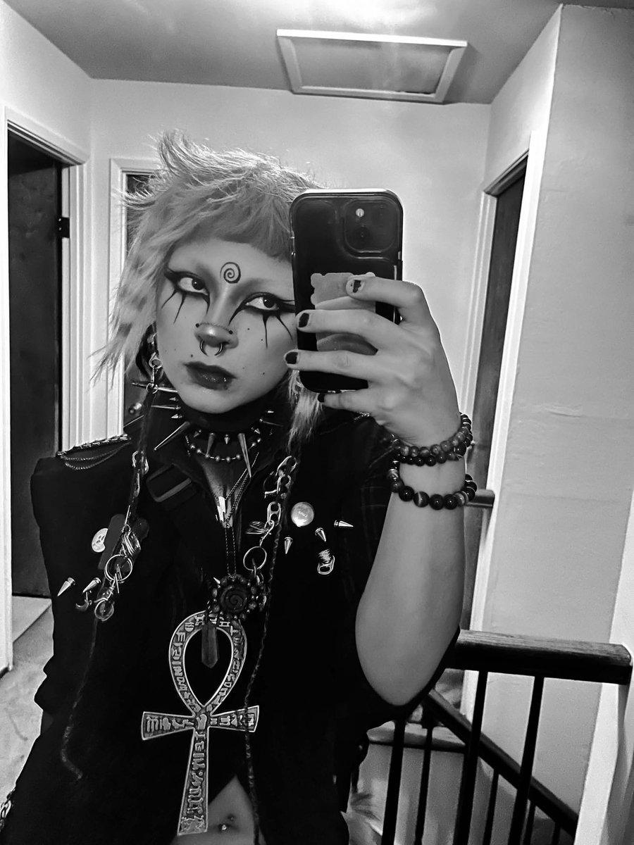 WillowTheBaphie's tweet photo. Yo! If you see me at OffKai say hi. 🐐 https://t.co/WaJ0ua4YVU