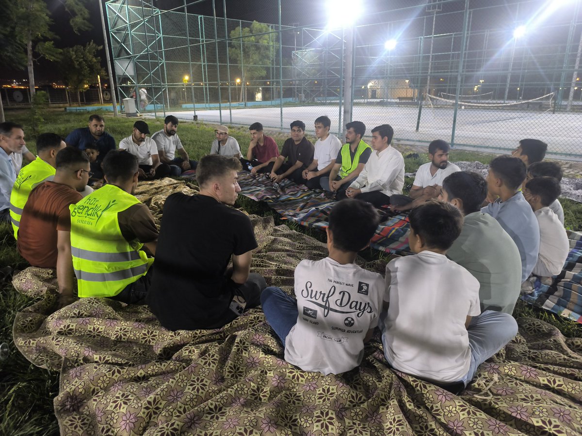 EyyubiyeGenc63's tweet photo. “Parklar Bizim, Gençlik Bizim” temasıyla düzenlediğimiz programı genç kardeşlerimizin yoğun katılımıyla gerçekleştirdik.

Programımıza katılım sağlayan tüm genç kardeşlerimize teşekkür ediyor, birlik ve kardeşlik ruhuyla nice güzel etkinliklerde buluşmayı diliyoruz. https://t.co/vDtj0L3AwY
