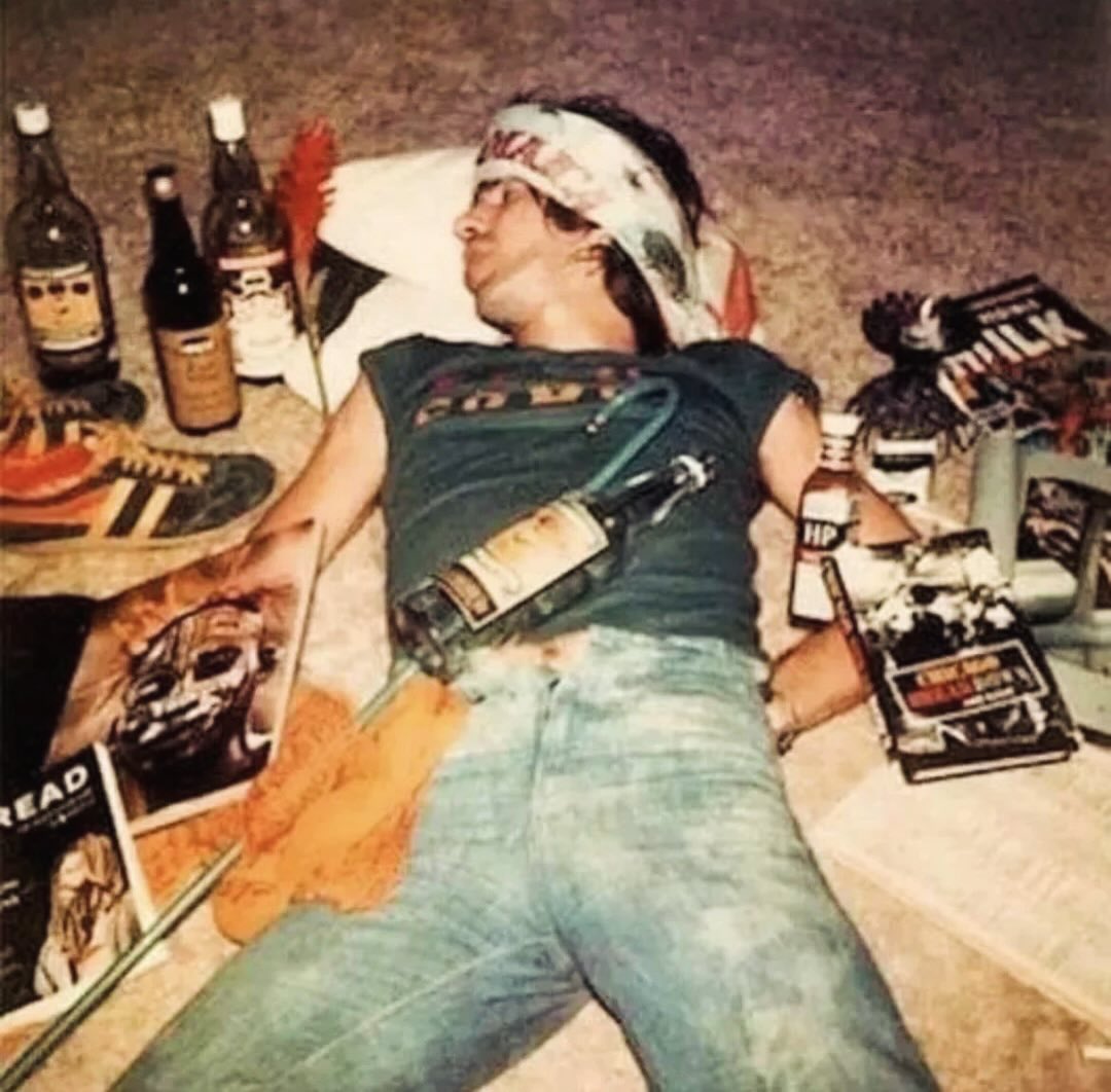historyrock_'s tweet photo. Keith Richards taking a power nap in the early 70s https://t.co/v89S12p6P8