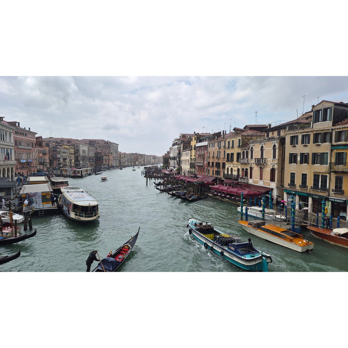 Juki_W's tweet photo. Venezia, Italia 🇮🇹🍦🥐
https://t.co/T8C0VKLMR0
#blog #blogger #fblog #fblogger #travels #travelblog #holiday #tourists #citybreak #Italy #venice #italia #venezia #piazzasanmarco #stmarkssquare #grandcanal #rialtobridge #gelato #review #bridgeofsighs https://t.co/BeVumOX6hP