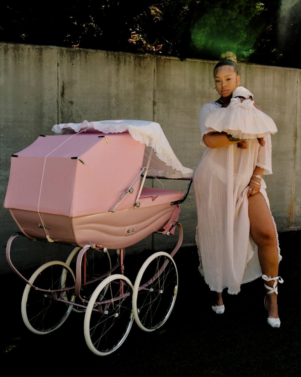femschive's tweet photo. 𝑦𝑟𝑖𝑎𝑙𝑦𝑛 𝑚𝑎𝑒.      —    🎀     BIG MAMA ♥︎
VOL \  1     https://t.co/IOjalNiYds  : mommy’s 𝖌𝖎𝖗𝖑.   
TRACK        💿           ((#14))            7/29. https://t.co/86thWEAroO